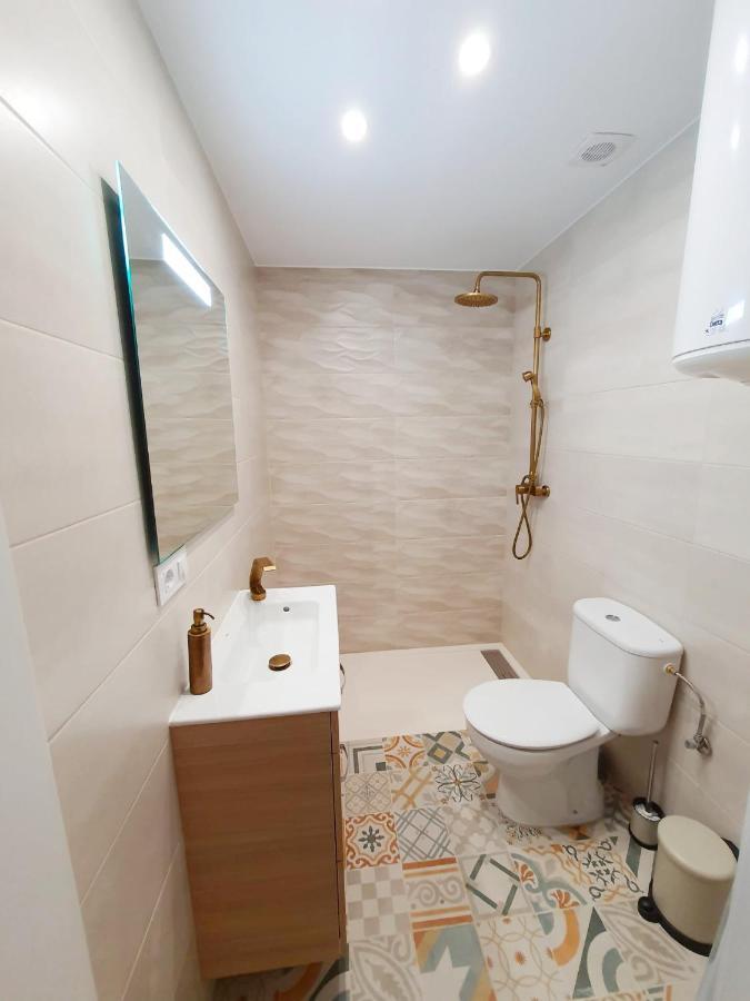 Spiral Stairs Duplex Apartment Figueres  Exterior photo
