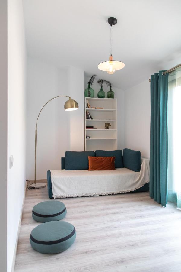 Spiral Stairs Duplex Apartment Figueres  Exterior photo